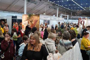 Куклы и мишки Тедди