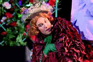 Здравствуйте, я ваша тетя!