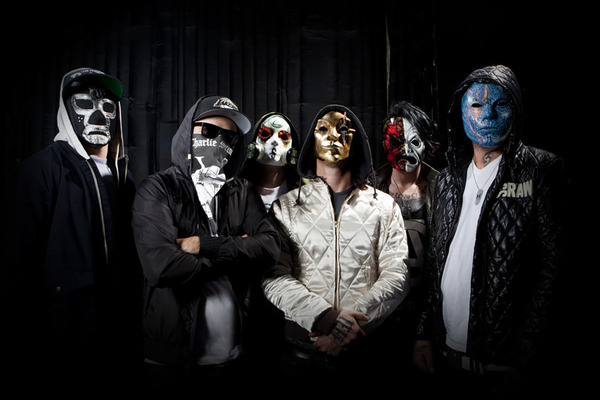 HOLLYWOOD UNDEAD