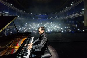 Петер Бенце