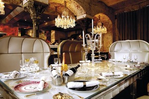 Baccarat Cristal Room