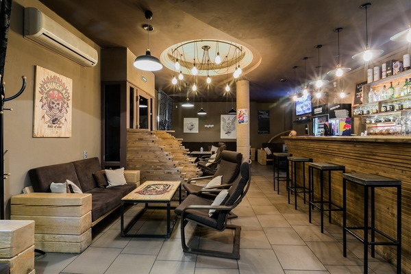 Угли Lounge Bar