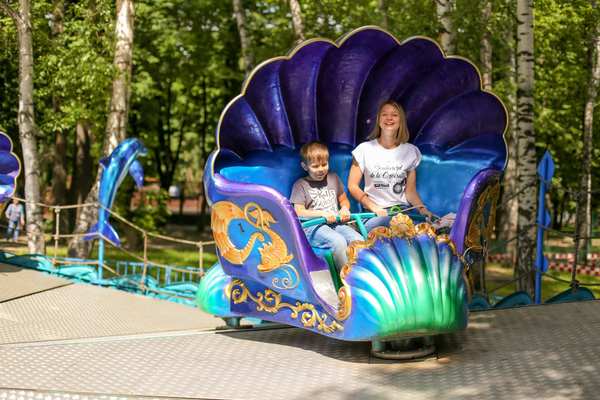 Страна веселья в Перовском парке