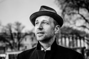 Билли Новик исполняет песни Е. Летова