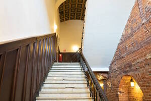 Архитектурная экскурсия по ЦСИ "Винзавод" Архитектурная экскурсия по ЦСИ "Винзавод"