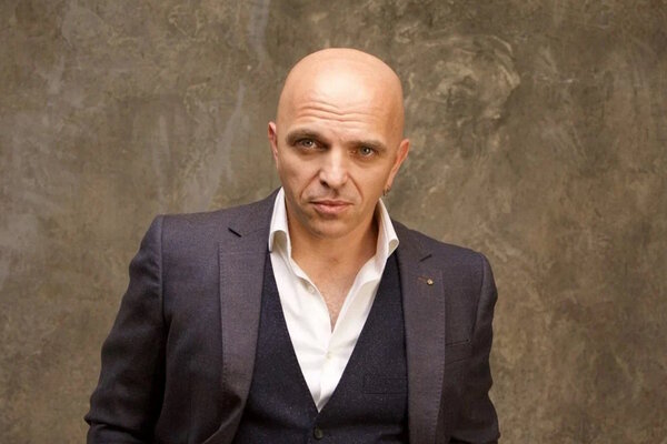 Александр Шоуа и группы «Непара»