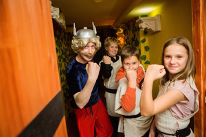 Астерикс и Обеликс против Цезаря Астерикс и Обеликс против Цезаря