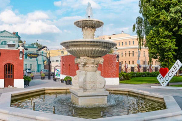 Семейная прогулка по саду "Эрмитаж"