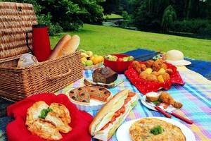 English Picnic, «Neskuchniy sad»!