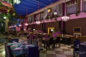 Pin-Up Rooms
