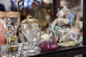 83-й антикварный маркет "Блошинка" 83-й антикварный маркет "Блошинка"