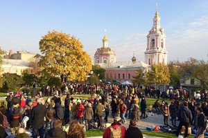 Воскресный блошиный рынок в Саду им.Баум