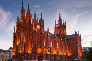 Нина Гвамичава (арфа), Марина Омельченко (орган)